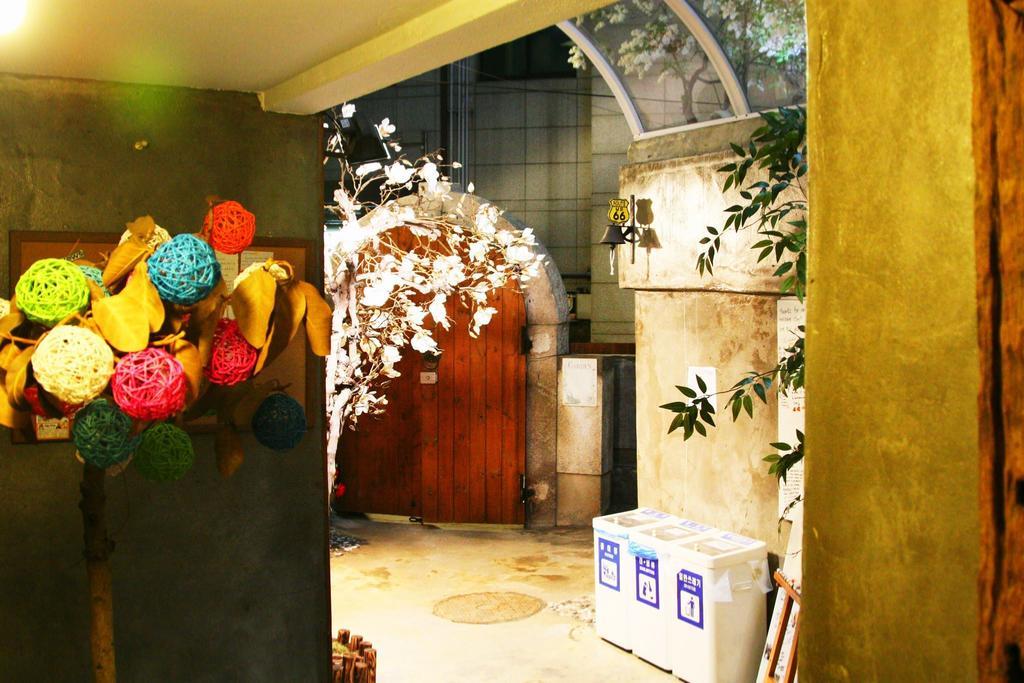 Crib 49 Guesthouse - Foreigner Only Seul Dış mekan fotoğraf