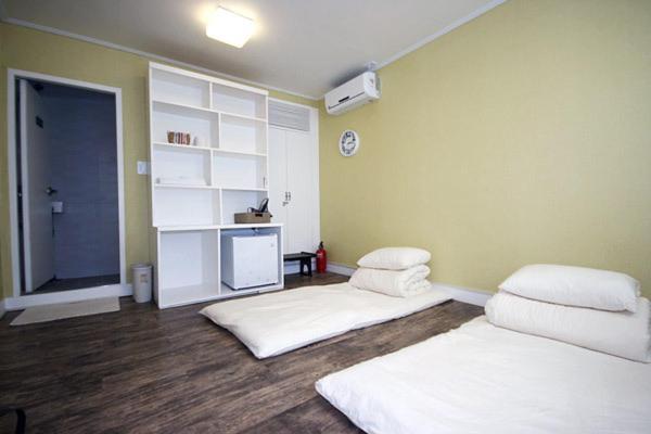 Crib 49 Guesthouse - Foreigner Only Seul Dış mekan fotoğraf