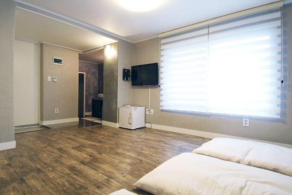 Crib 49 Guesthouse - Foreigner Only Seul Dış mekan fotoğraf